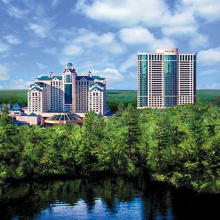 Great Cedar Hotel At Foxwoods 莱德亚德中心 外观 照片