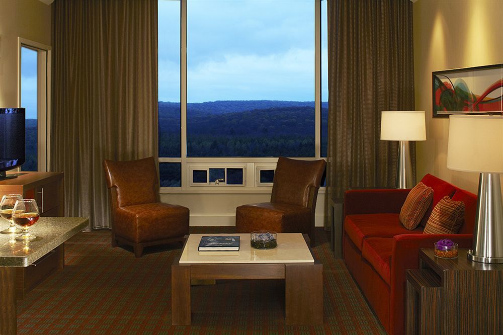 Great Cedar Hotel At Foxwoods 莱德亚德中心 外观 照片